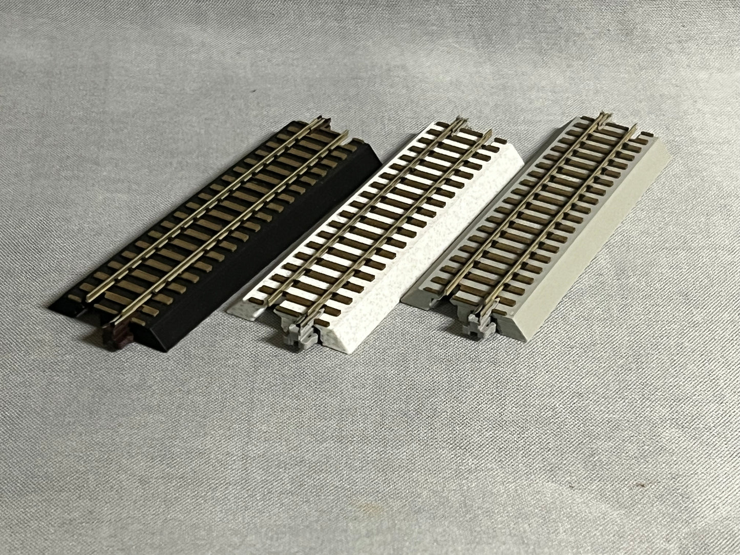 Mainline Railworks HO/HOn3 Dual Gauge Sectional Straight Track