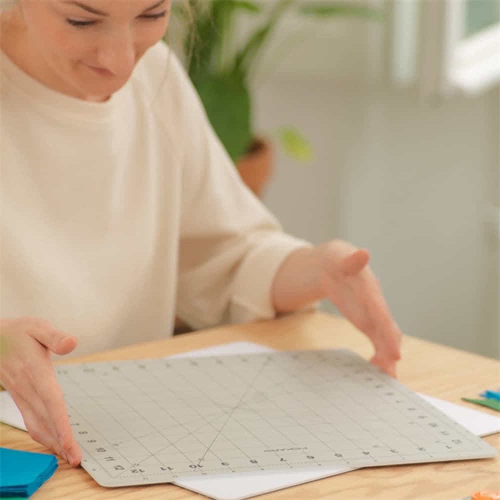 Fiskars Rotating Cutting Mat - 13" x 13"