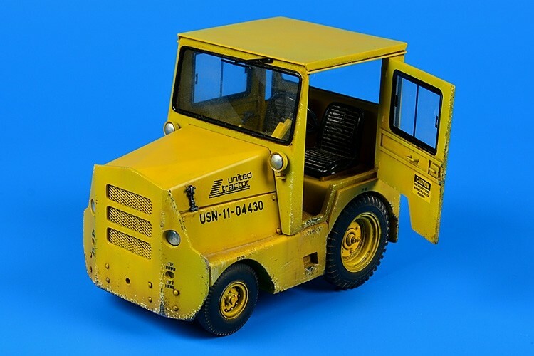 Aerobonus 320042 1/32 USN GC340-4/SM340 Tow Tractor w/Cab