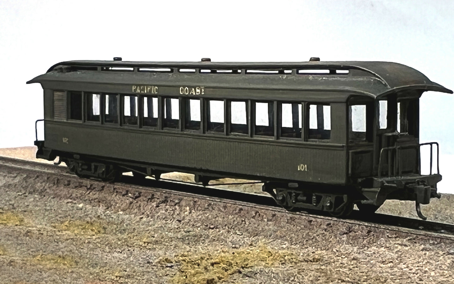 Pacific Coast Railway Coaches 101-105 (TT Scale)