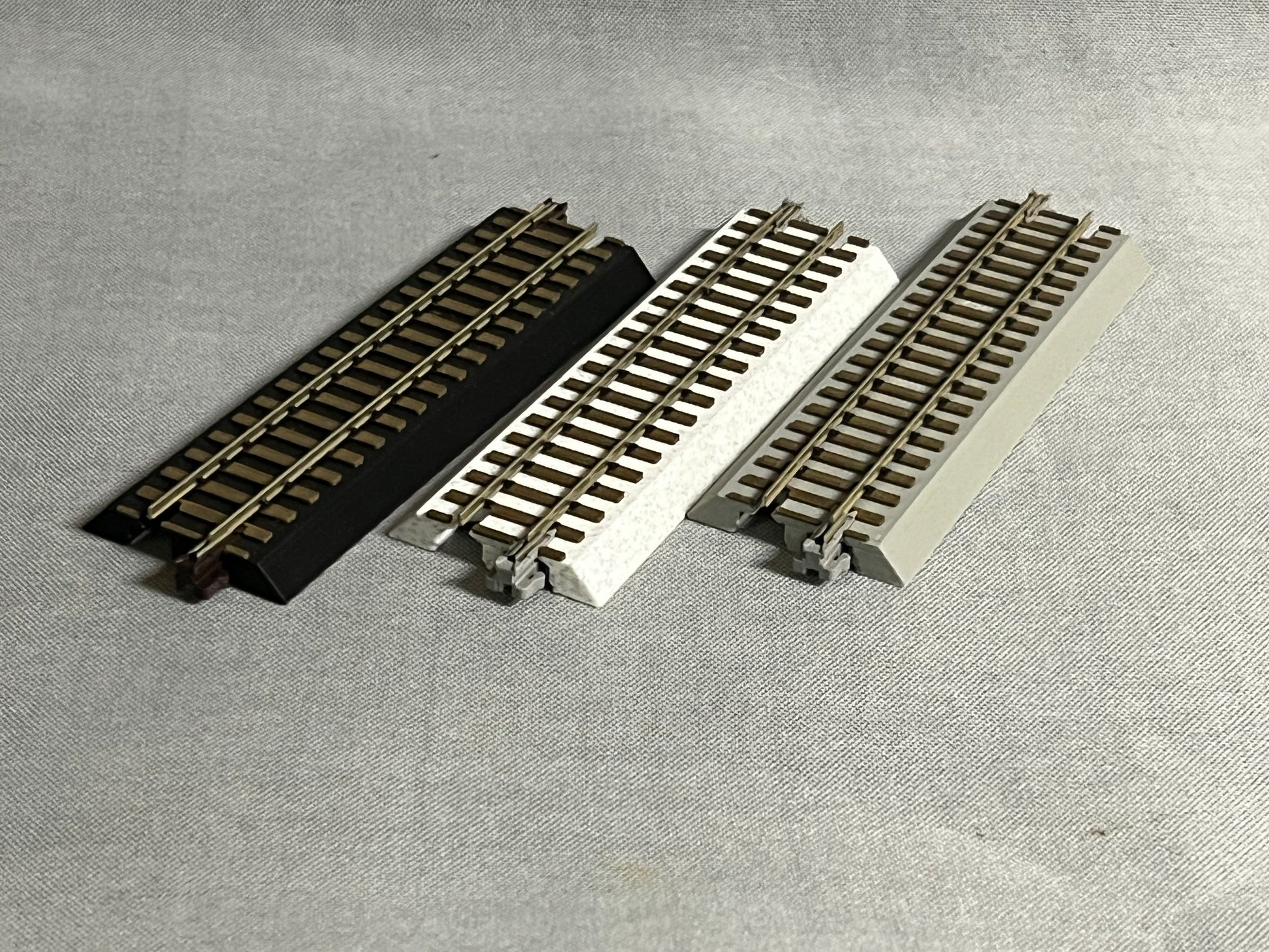 Mainline Railworks HO/HOn3 Dual Gauge Sectional Straight Track