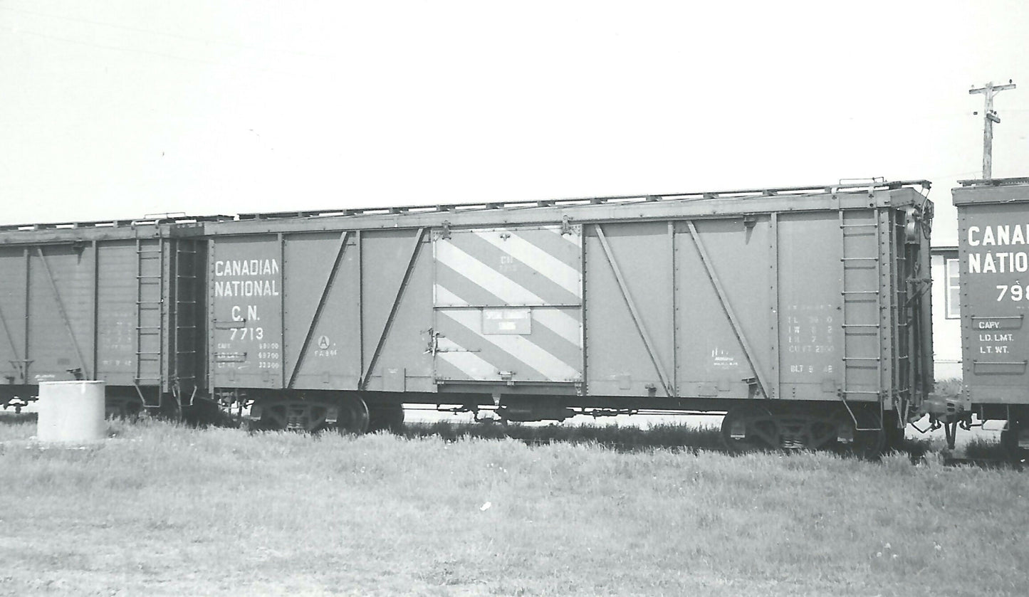 CN NARROW GAUGE BOXCAR Smooth Side V1